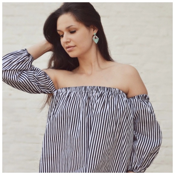 Swarovski Crystals & Zircon The Remara Mint Earrings - Picture 4 of 4